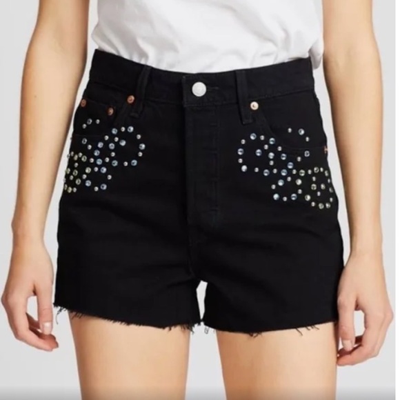 Levi’s Ribcage Shorts - Picture 9 of 10